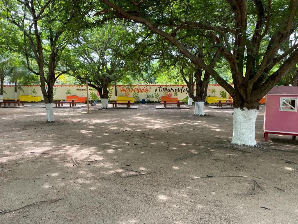 Hotel Tamarindos Zihuatanejo Kültér fotó