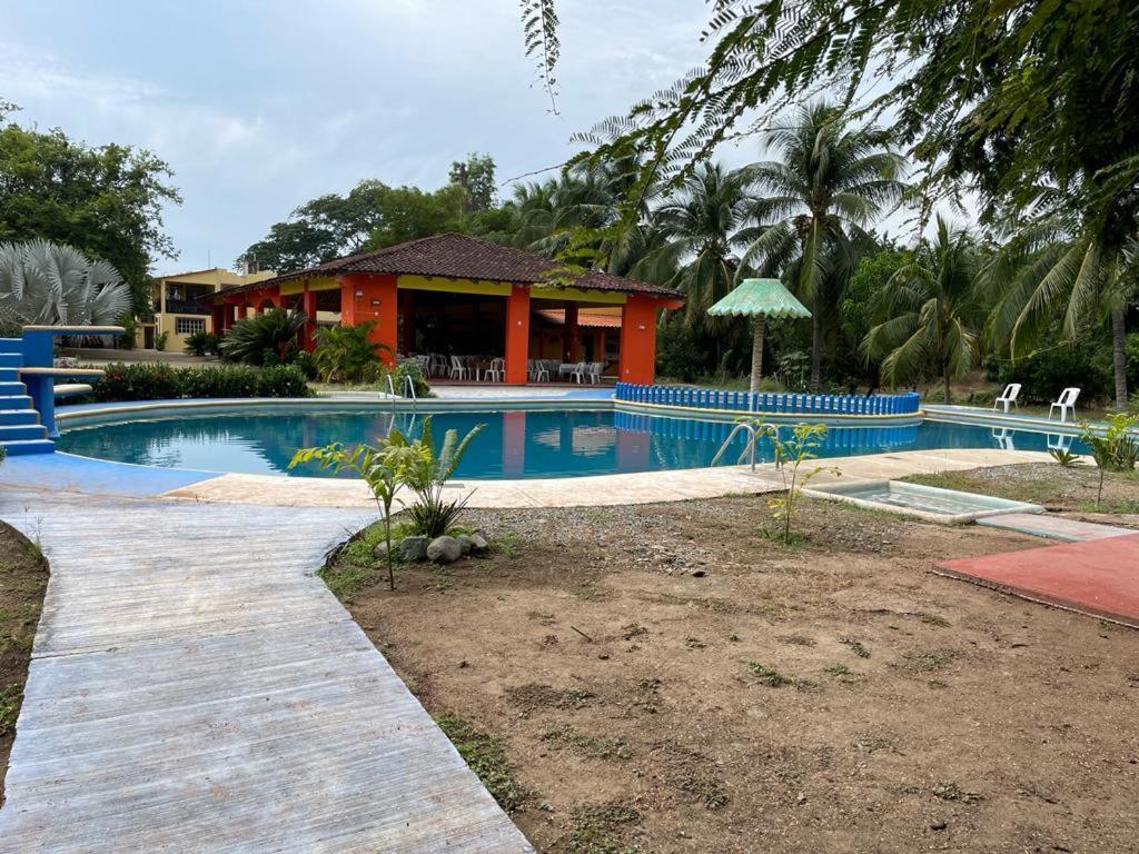 Hotel Tamarindos Zihuatanejo Kültér fotó